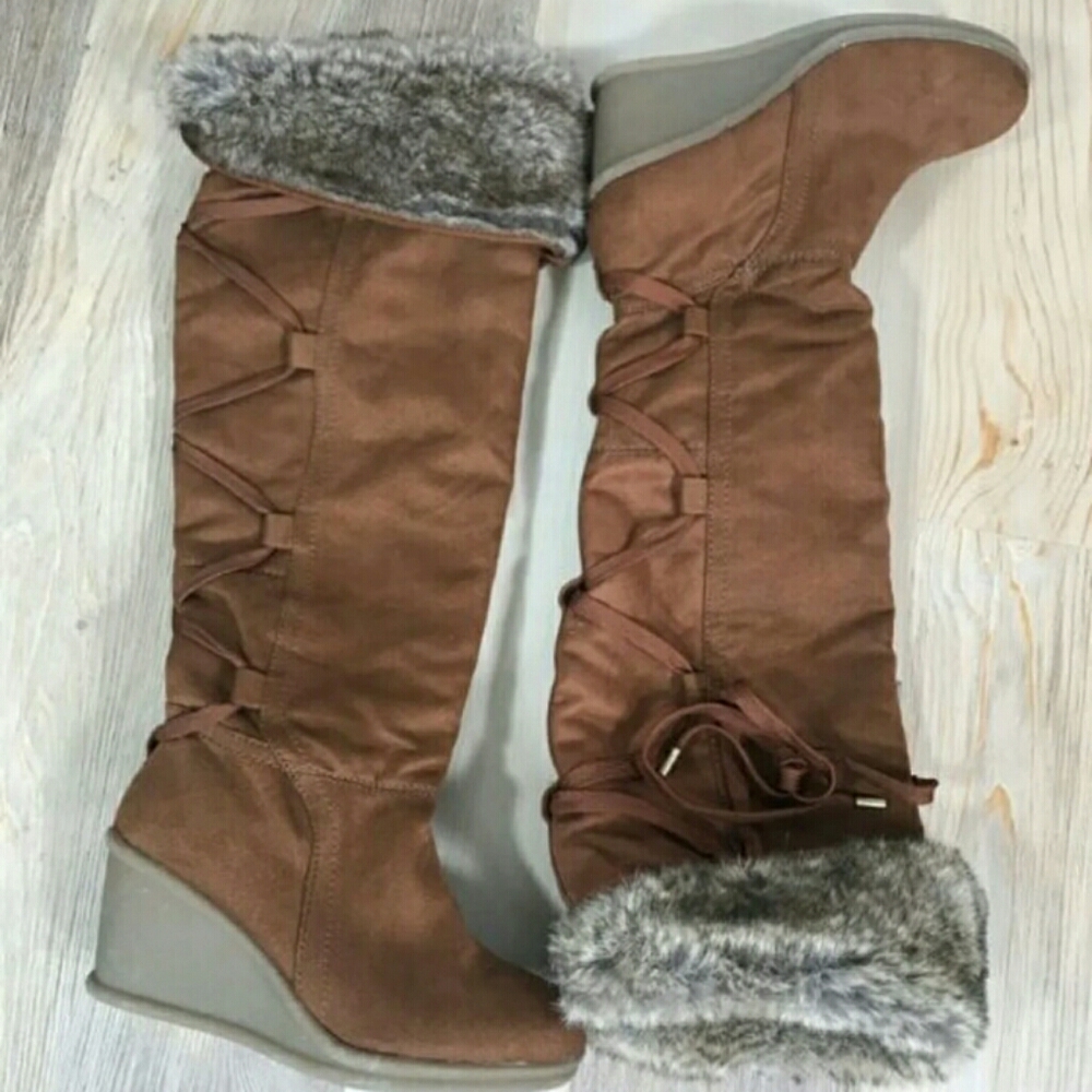 🌟🌟SOLD🌟🌟Tall Suede Wedge Boots w/ Faux Fur